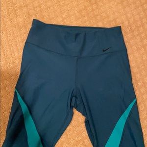 Nike Cropped Dry Fit Leggings